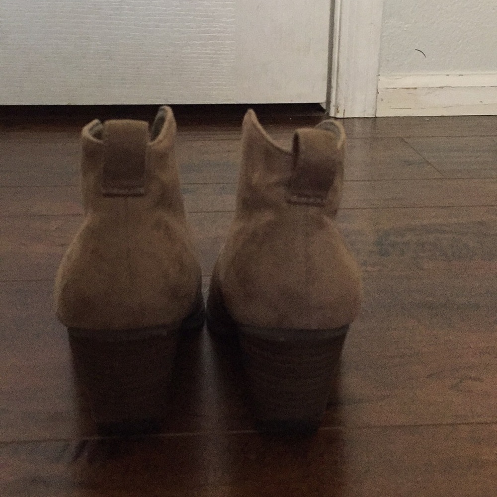 Boots - Picture 3 of 3